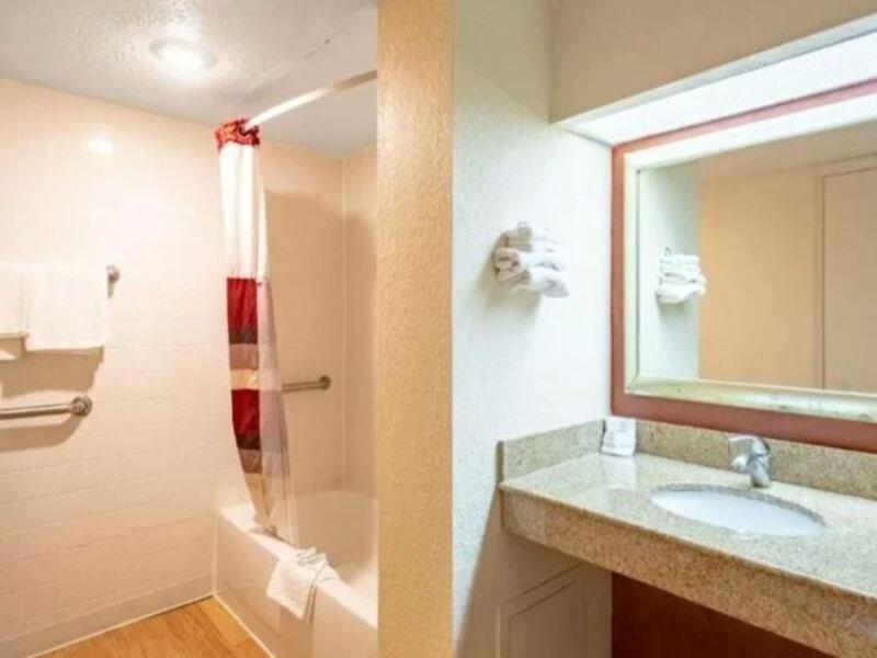 Econo Lodge Palm Harbor - Clearwater Екстер'єр фото