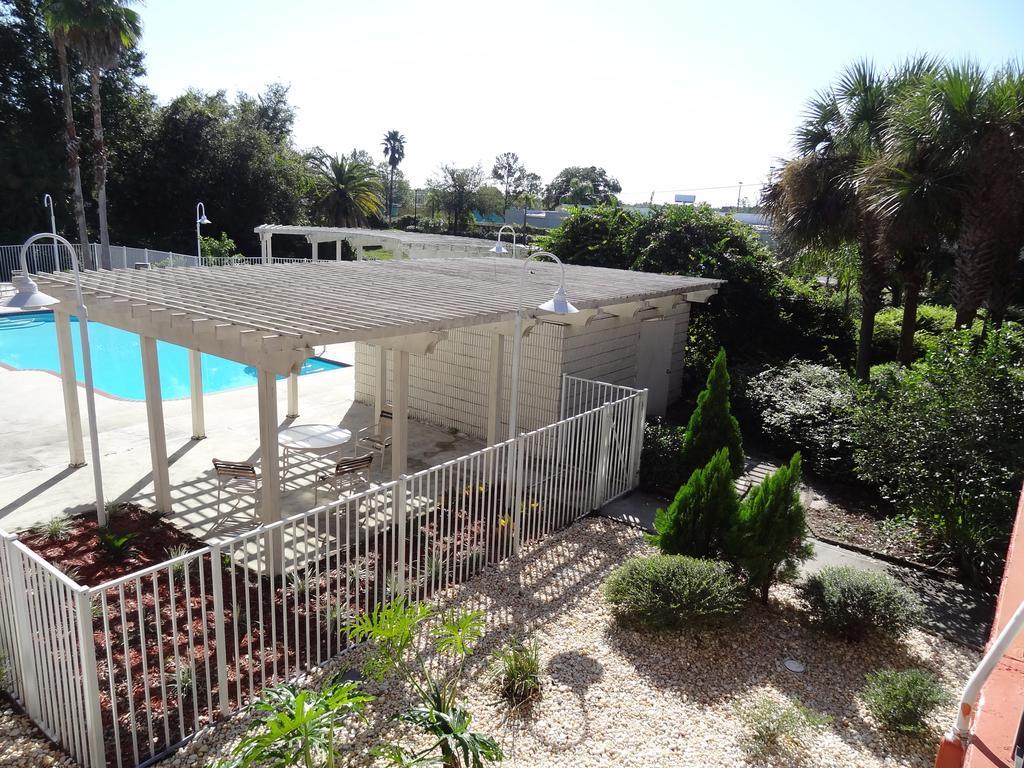 Econo Lodge Palm Harbor - Clearwater Екстер'єр фото