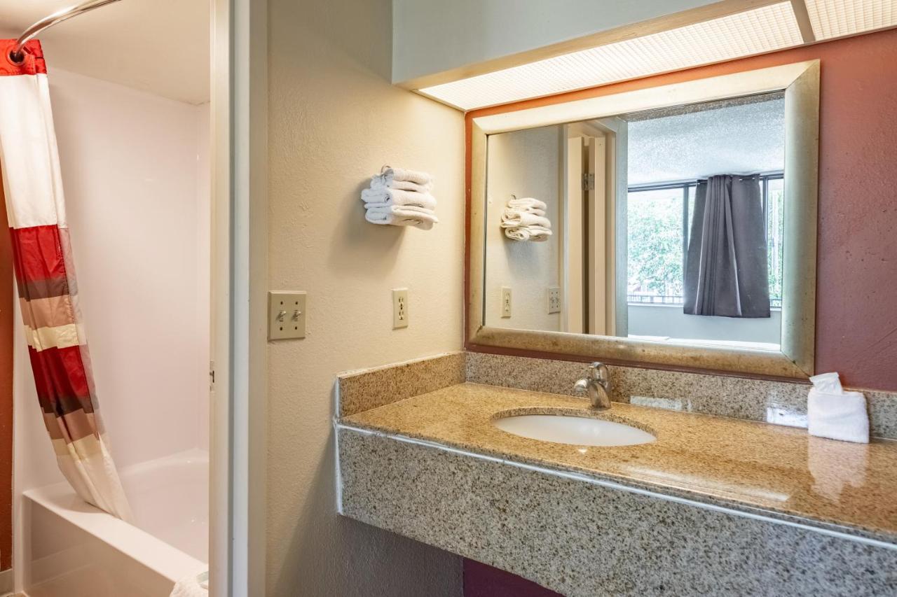 Econo Lodge Palm Harbor - Clearwater Екстер'єр фото