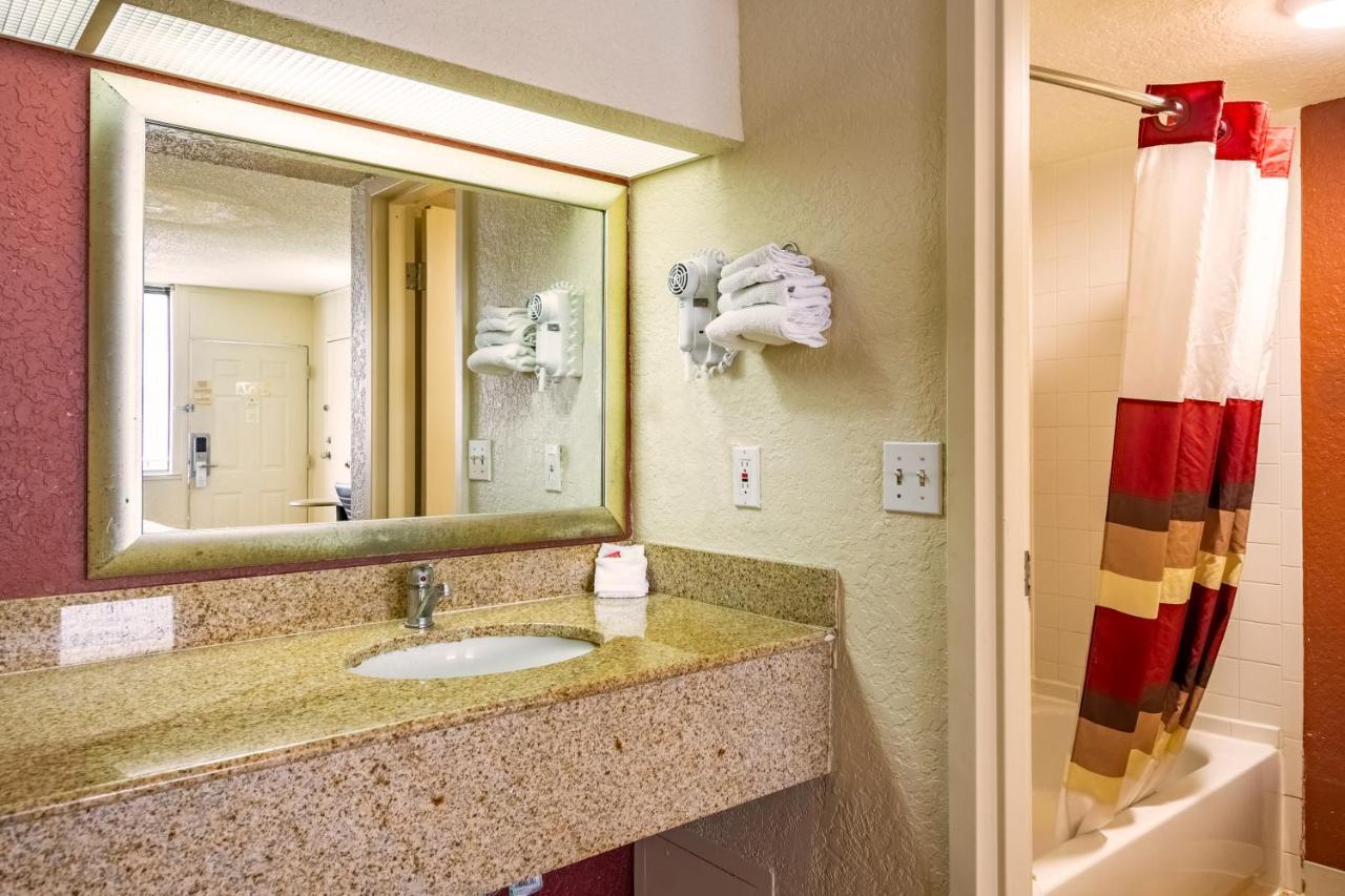 Econo Lodge Palm Harbor - Clearwater Екстер'єр фото